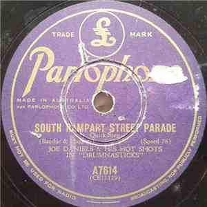 Joe Daniels And His Hot Shots - South Rampart Street Parade / At The Military Ball flac album